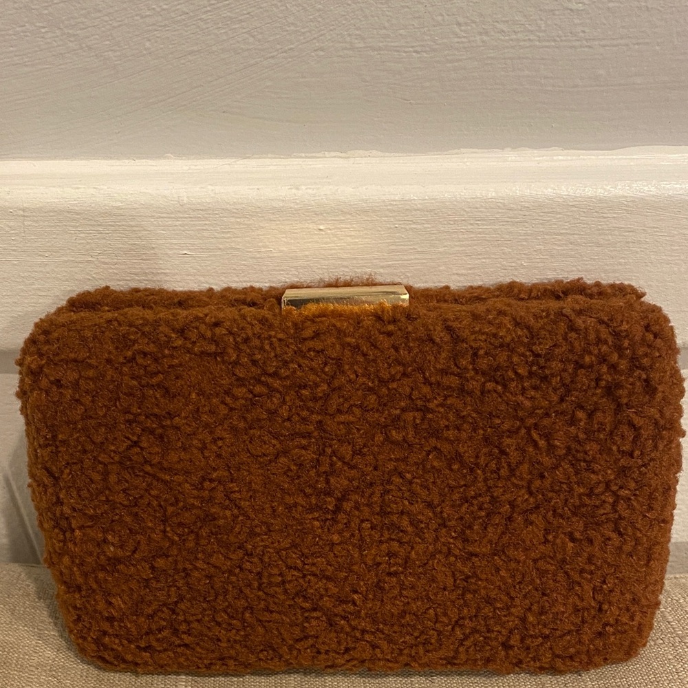 Shiraleah Brown Textured Clutch